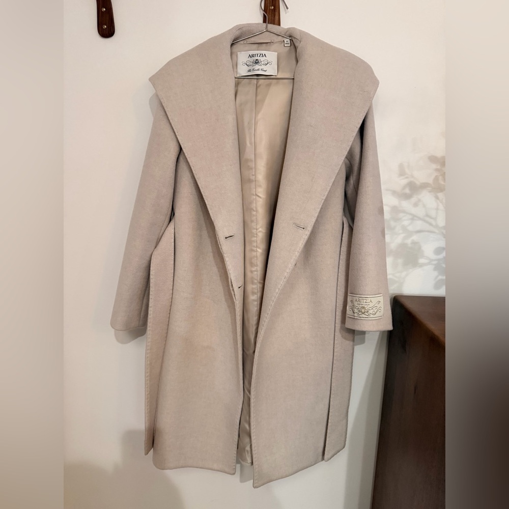 Aritzia Hooded Wool Blend Coat in Light Beige (oat) EMILIE
